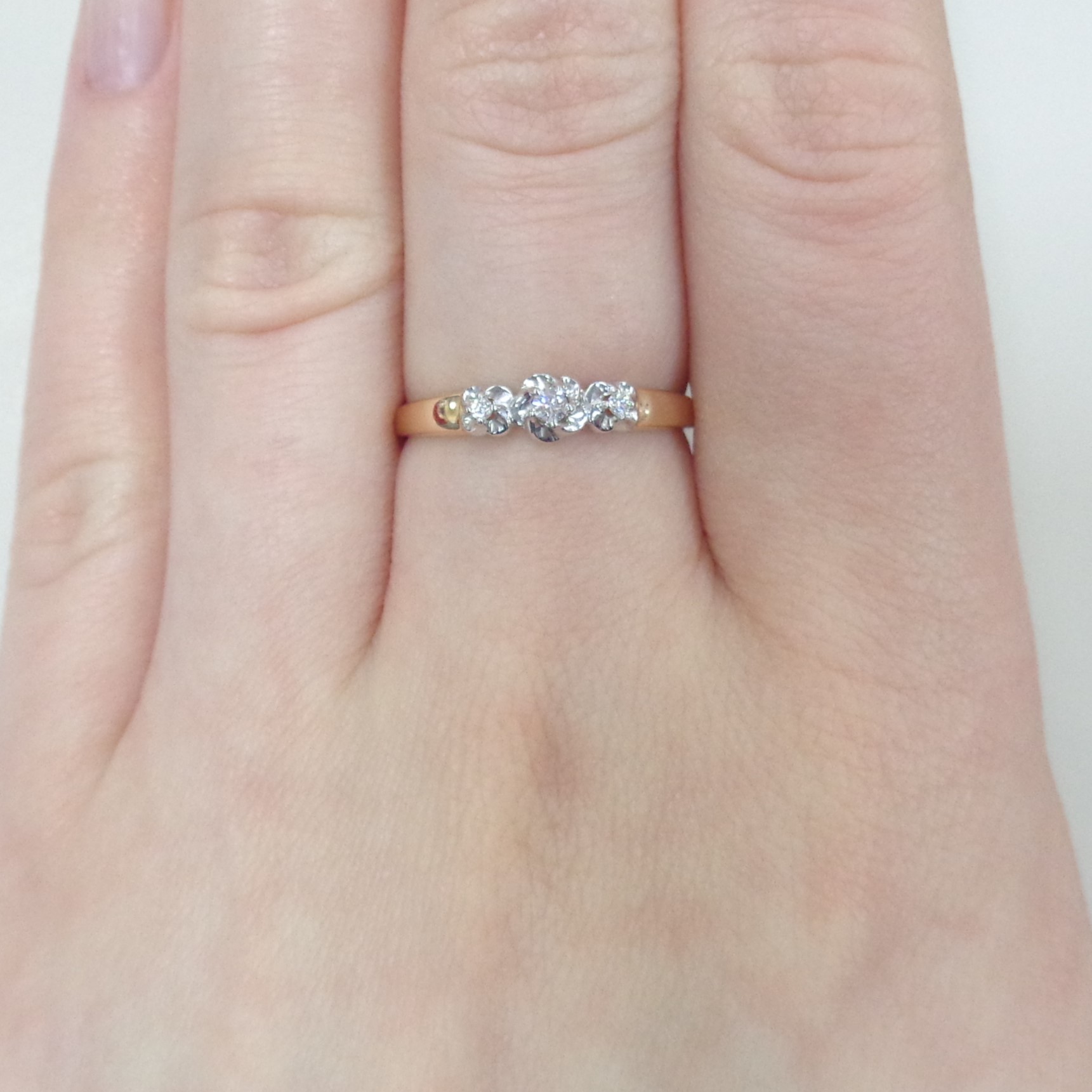 Кольцо из золота с бриллиантами